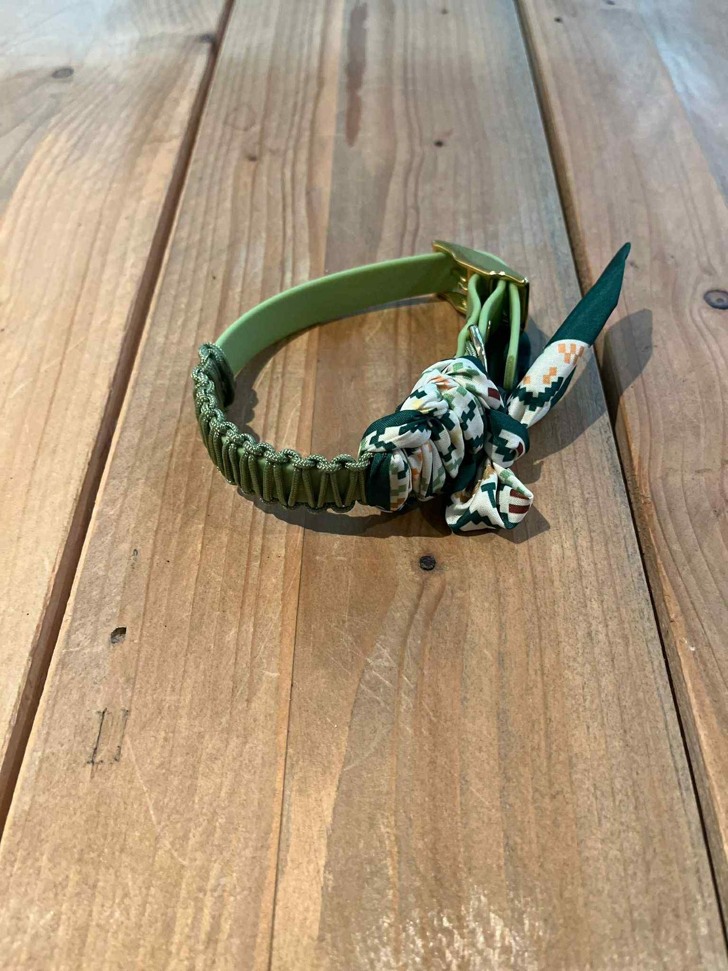 Halsband met sjaaltje